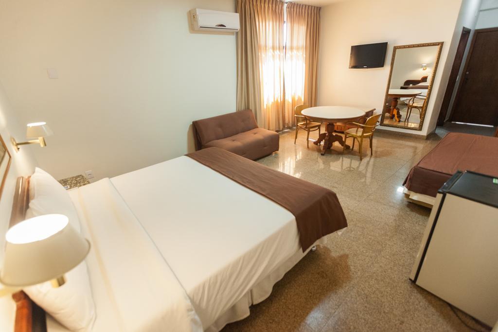Dimas Lessa Hotel Montes Claros Exterior foto