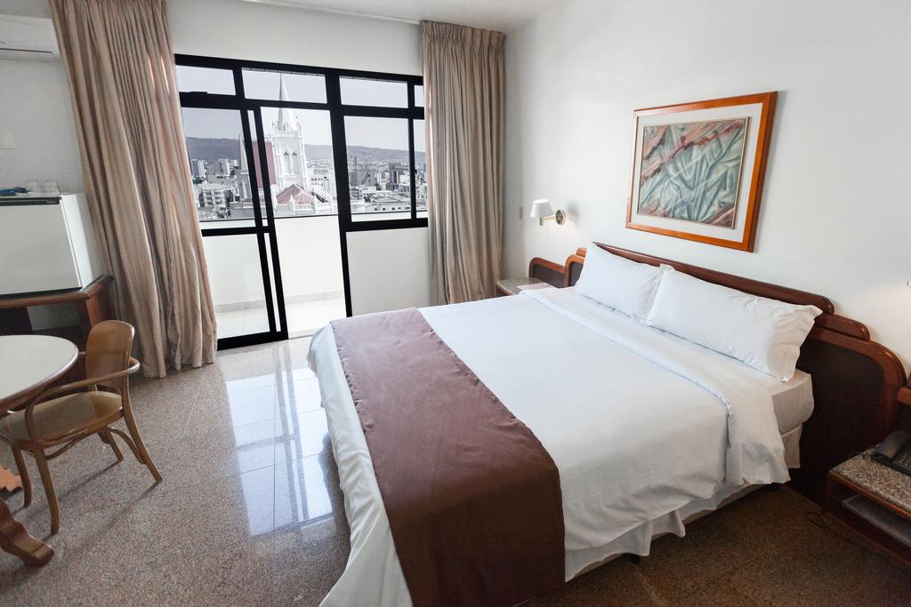 Dimas Lessa Hotel Montes Claros Exterior foto